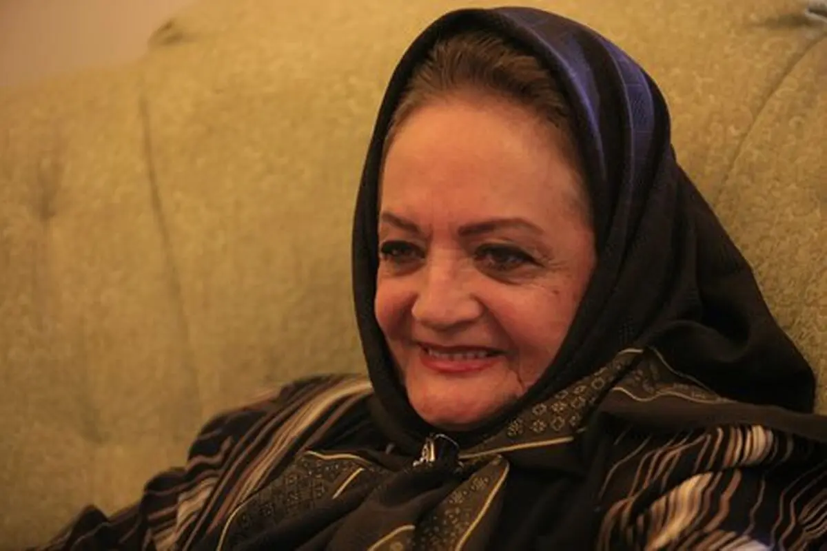 
عکس‌هایی متفاوت و کمتر دیده شده از زنده یاد «شهلا ریاحی»
