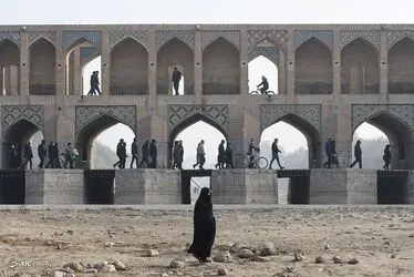 نصف جهان، زاینده رود را فریاد زد