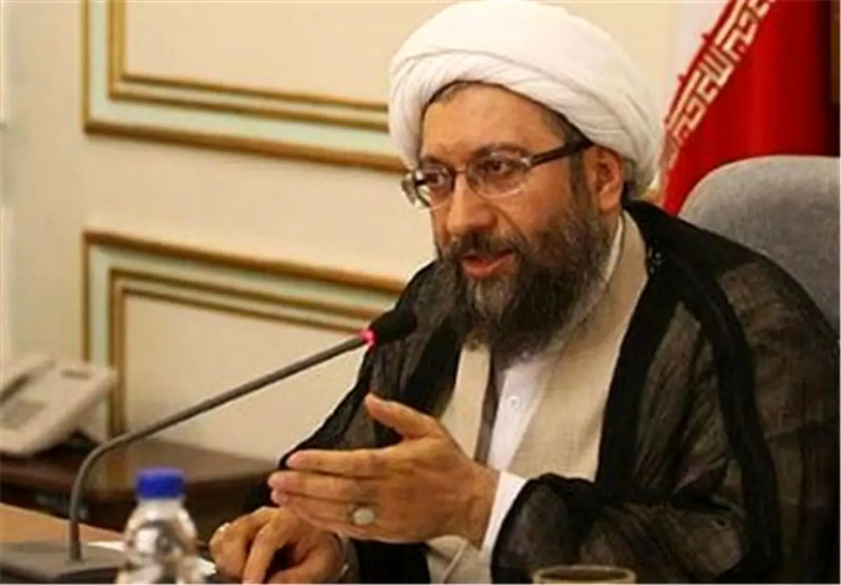 آملی لاریجانی: چیزی به نام نظارت بر رهبری نداریم