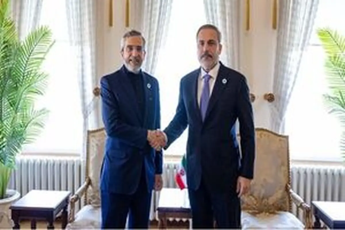 
رایزنی وزیر خارجه ترکیه با باقری
