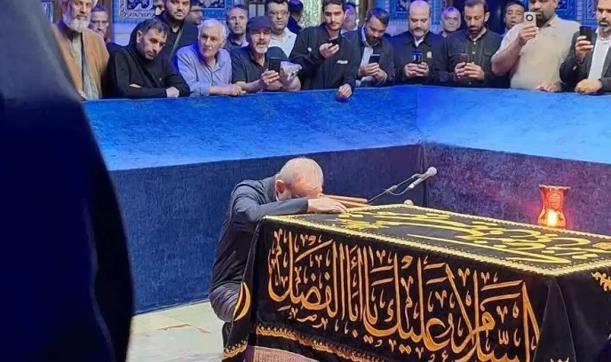 فیلم حضور پزشکیان در رواق دارالذکر و زیارت مزار رهبر شهید انقلاب