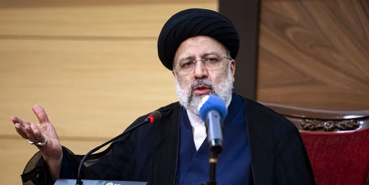 رئیسی: با افتخار کارمندم+ عکس