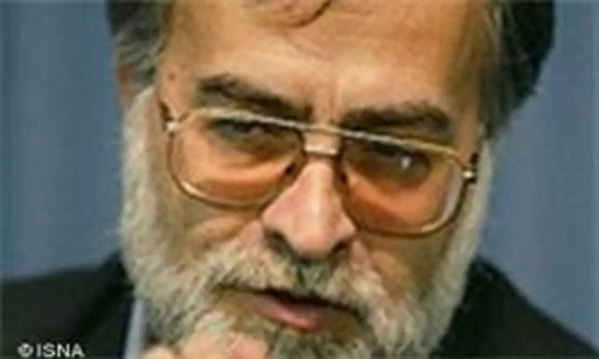 عطریانفر: چرا اینقدر دشمن تراشی می‌کنید؟