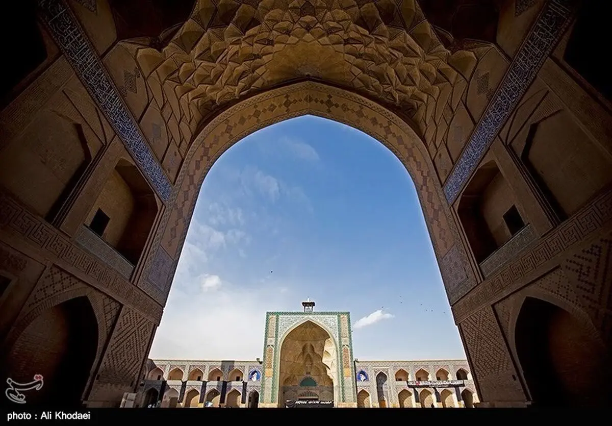 ورودی‌های مسجد جامع اصفهان روی موتورسواران بسته شد 