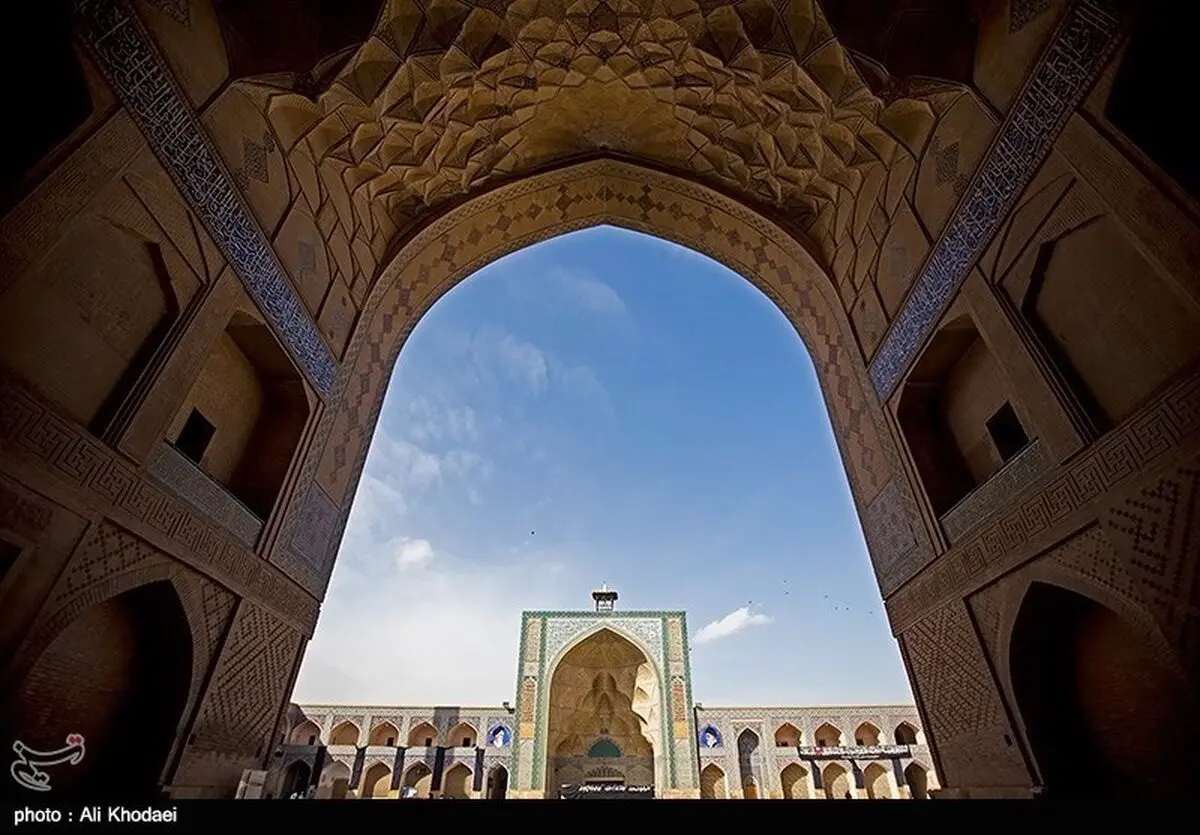 ورودی‌های مسجد جامع اصفهان روی موتورسواران بسته شد 