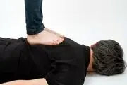 هرگز قولنج خود را نشکنید