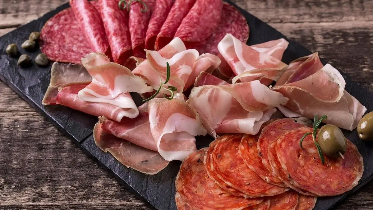 خوردن گوشت باعث سرطان روده بزرگ می‌شود؟
