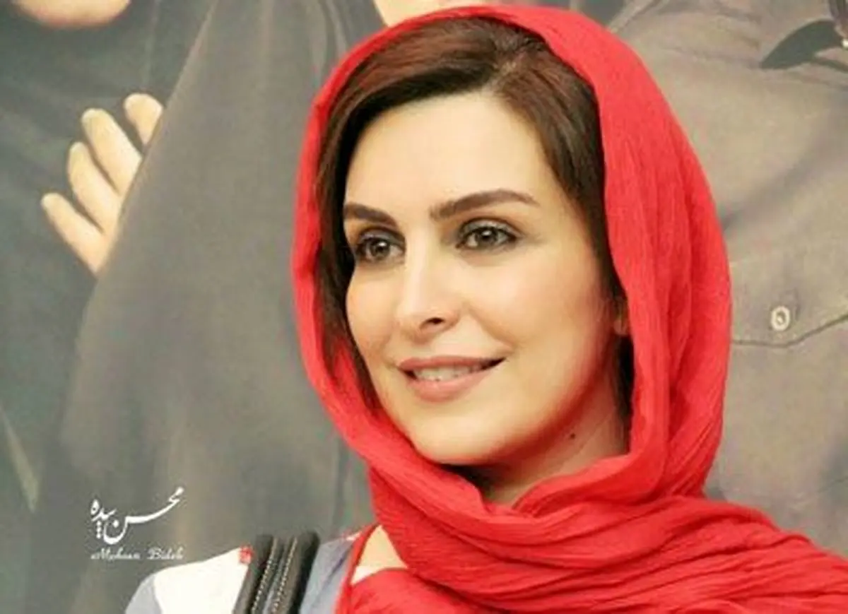 سلفی شاد «ماه چهره خلیلی» در جمع بازیگران زن مشهور