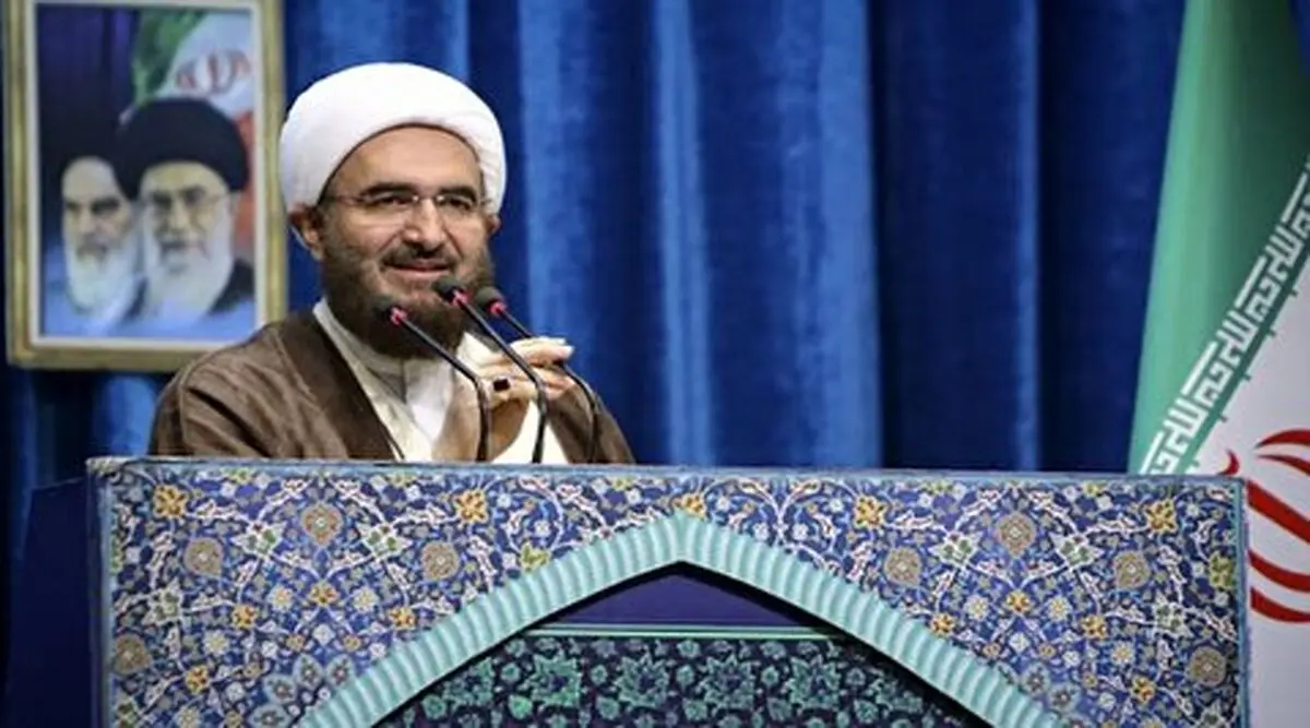 لحظات شعار جنجالی در نماز جمعه تهران/ برخورد جالب امام جمعه +فیلم

