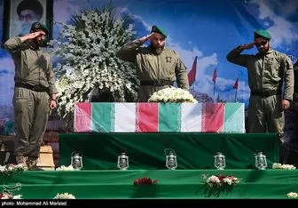 مراسم تشییع پیکر مطهر شهید "دشتی" در اصفهان برگزار شد 