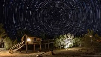 آسمان شب اقامتگاه کویری متین آباد؛ غوغای ستارگان در دل کویر