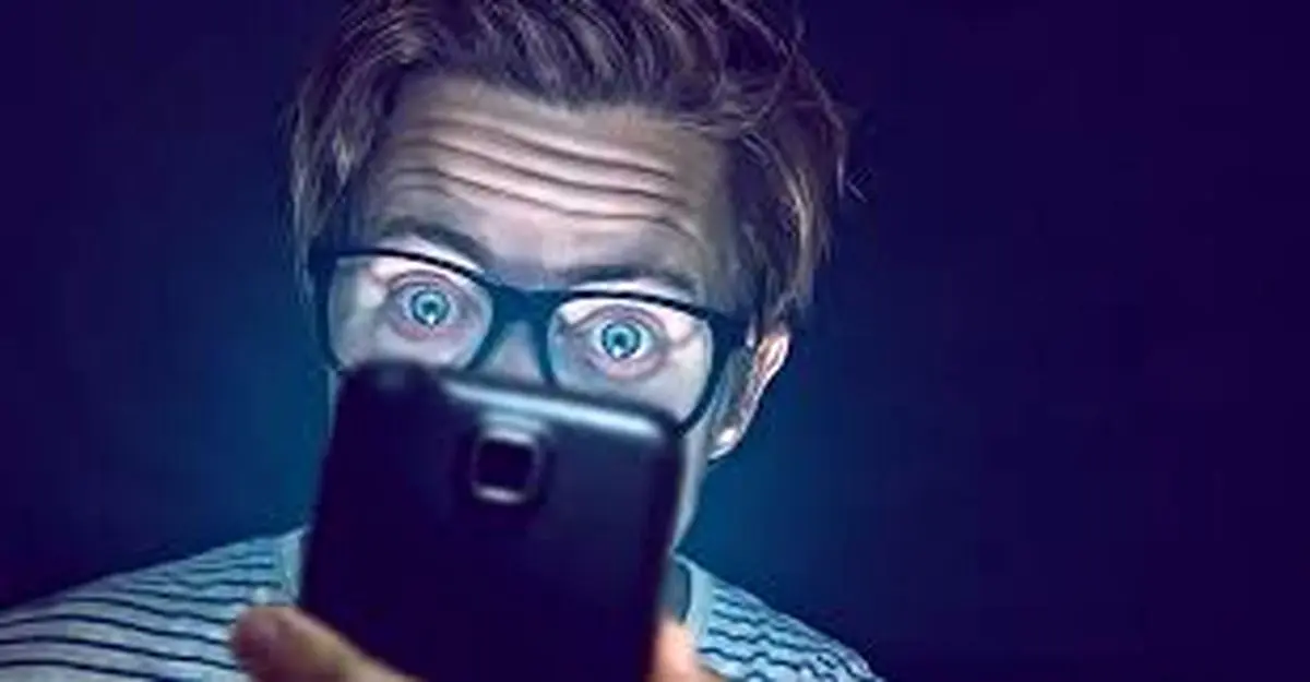 بالاخره موبایل به چشم آسیب میزند یا نه؟