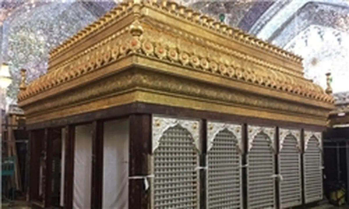 ضریح مطهر حرم امیرالمومنین (ع) را ببینید