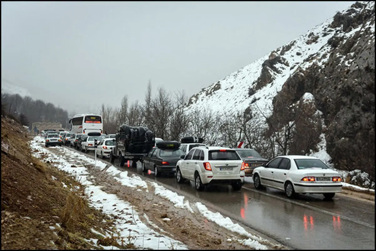 برف و باران در جادههای ۲۱ استان کشور