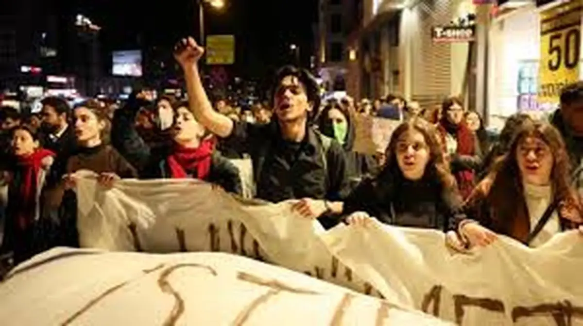 تظاهرات اهالی استانبول در منطقه قاضی کوی در اعتراض به بازداشت اکرم امام اوغلو