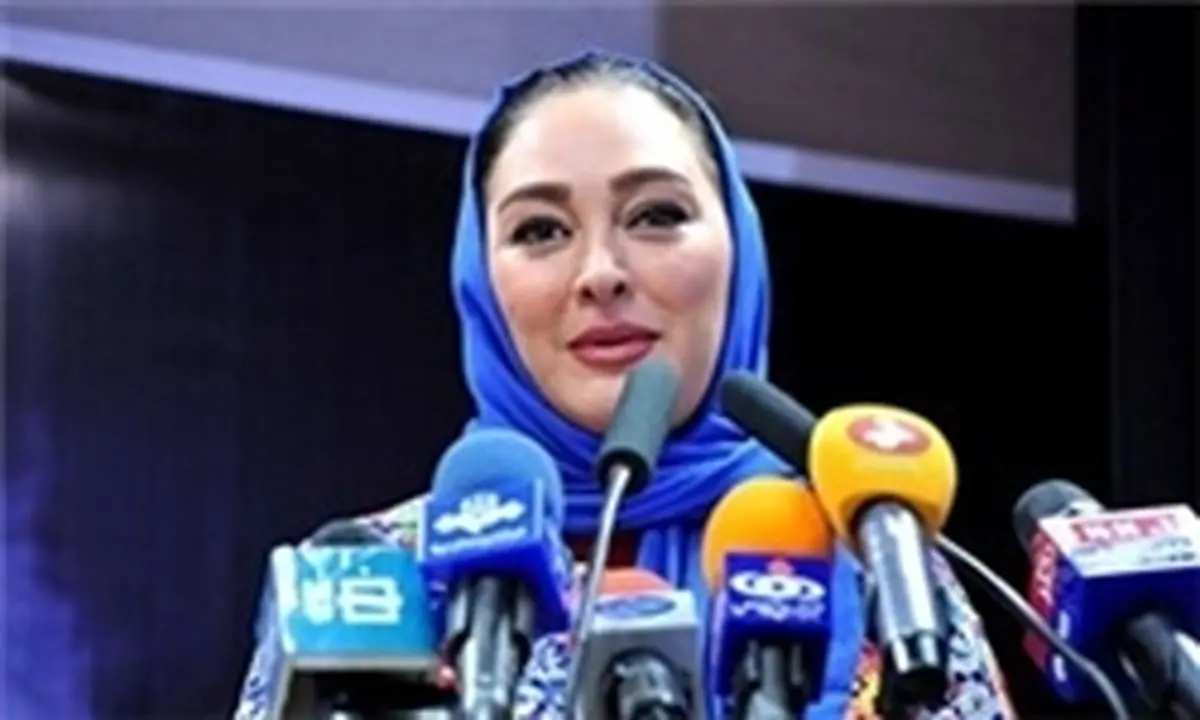 «الهام حمیدی» در اتاق گریم/ عکس