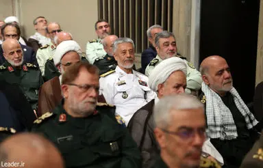 دیدار پیشکسوتان و فعالان دفاع مقدس و مقاومت با رهبر انقلاب/گزارش تصویری