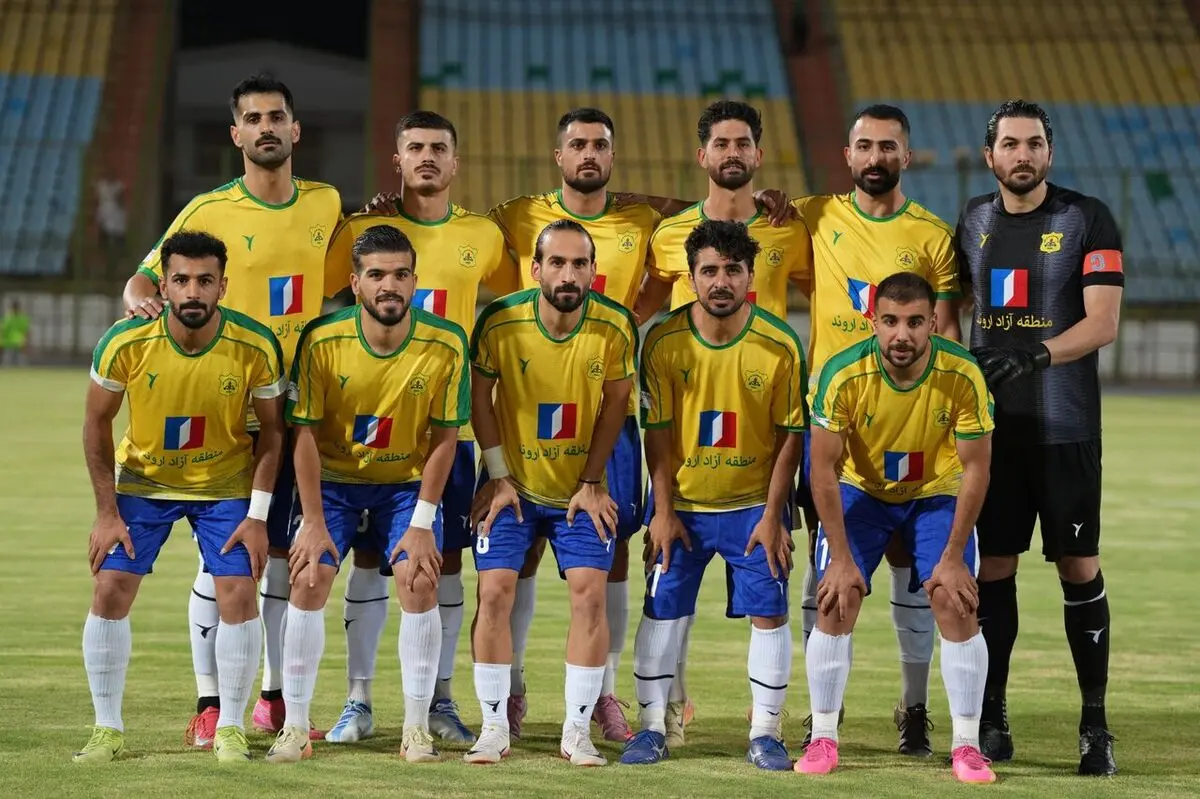 تصویر جالب سرمربی صنعت نفت آبادان بعد از صعود تیمش