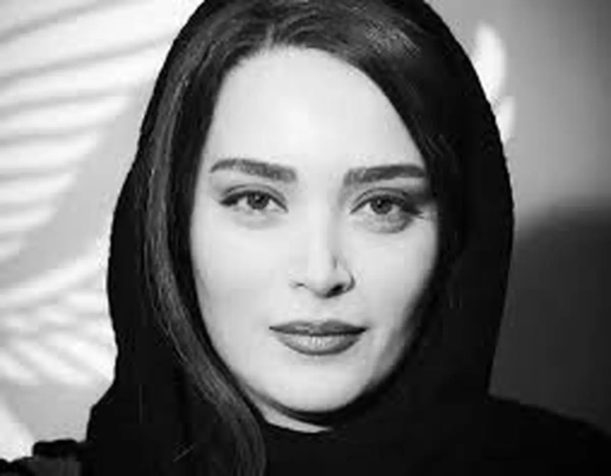 عکس یادگاری خانم بازیگر با عادل فردوسی پور