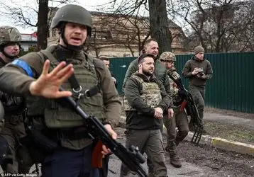 زلنسکی در خیابان‌های بوچا 