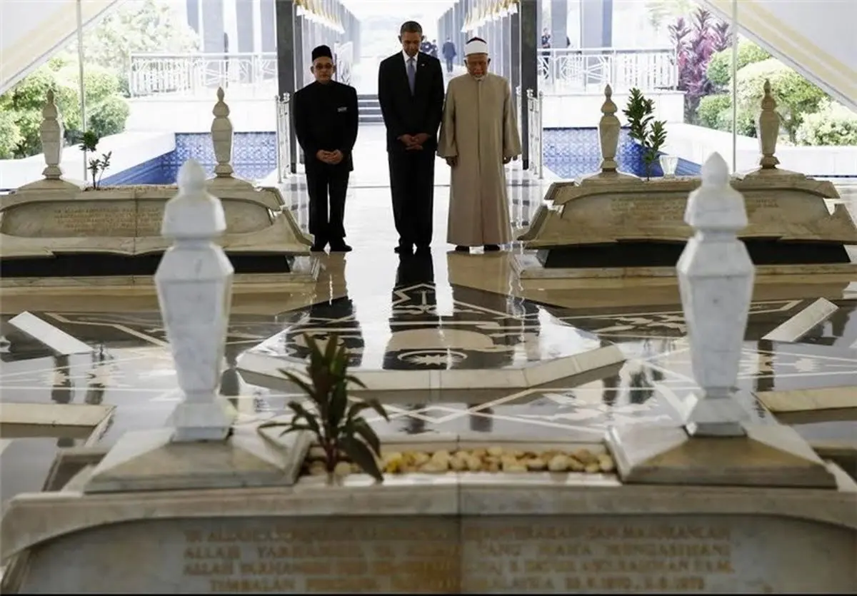 اوباما به مسجد میرود
