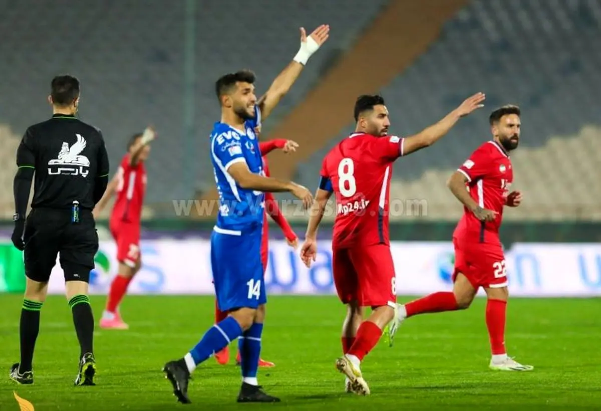 دوست داشتم پیراهن آبی را بپوشم اما نگذاشتند