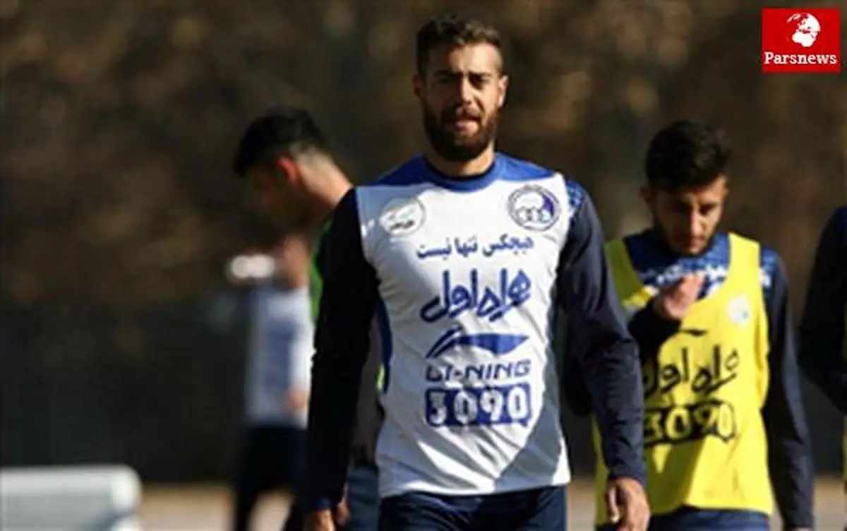 مهاجم استقلال قرارداد خود را فسخ کرد