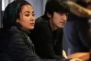 ژست عجیب و غریب خانم بازیگر در کنار ستاره ملی پوش/عکس