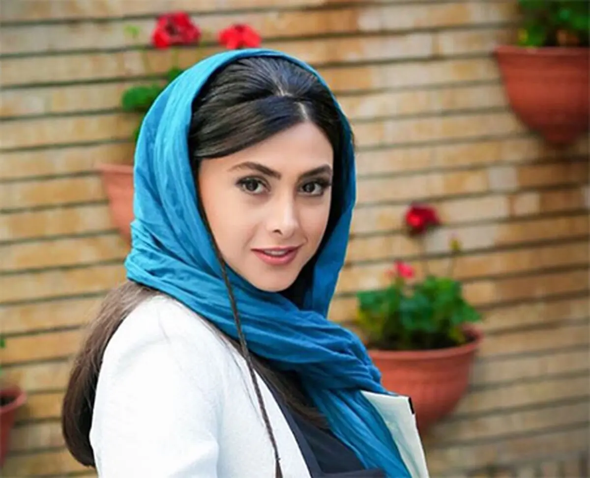 آزاده صمدی با تیپ جدید در اکران زالاوا
