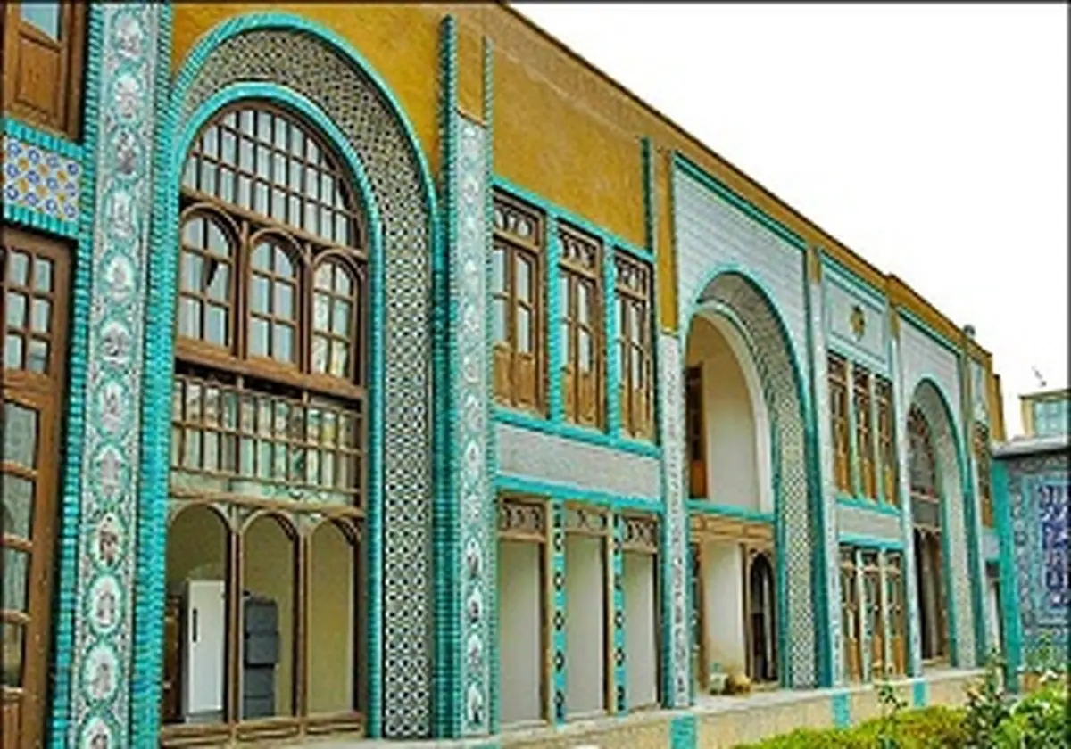 تصویر واقعه کربلا در کاشی کاری های معاون الملک