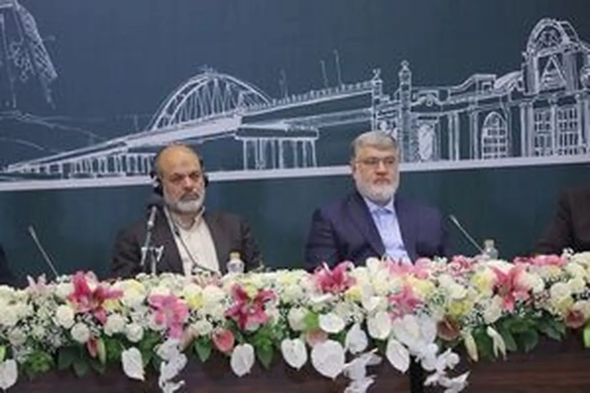 
وزیر کشور: روابط ایران و عراق نا گسستنی است
