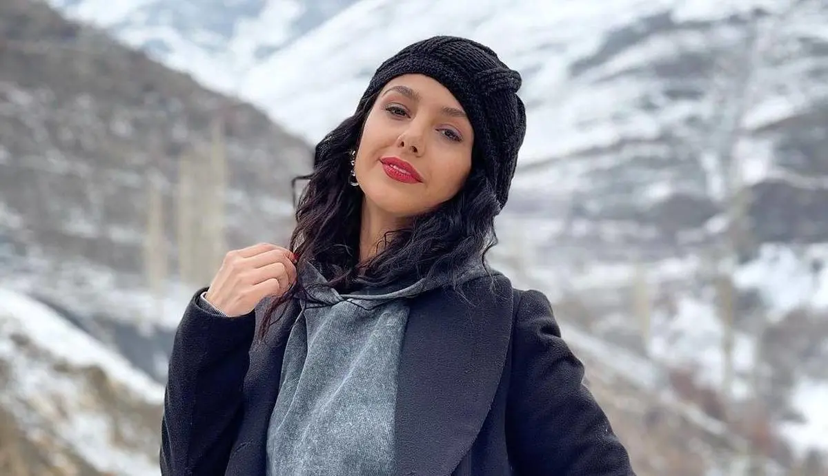 تیپ جدید جوانه دلشاد با کیف سنتی ایرانی