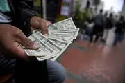 
تناقض در مسیر ورود و خروج ارز از کشور
