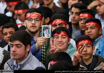 دیدار رهبری با دانش آموزان