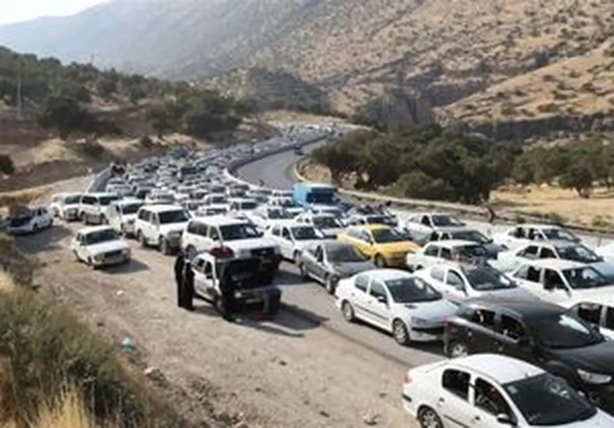 
ترافیک سنگین در محورهای منتهی به مهران
