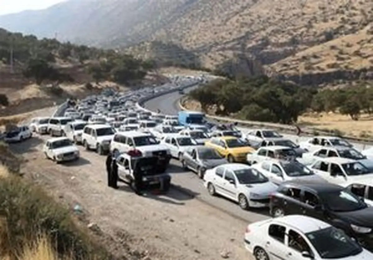 
ترافیک سنگین در محورهای منتهی به مهران
