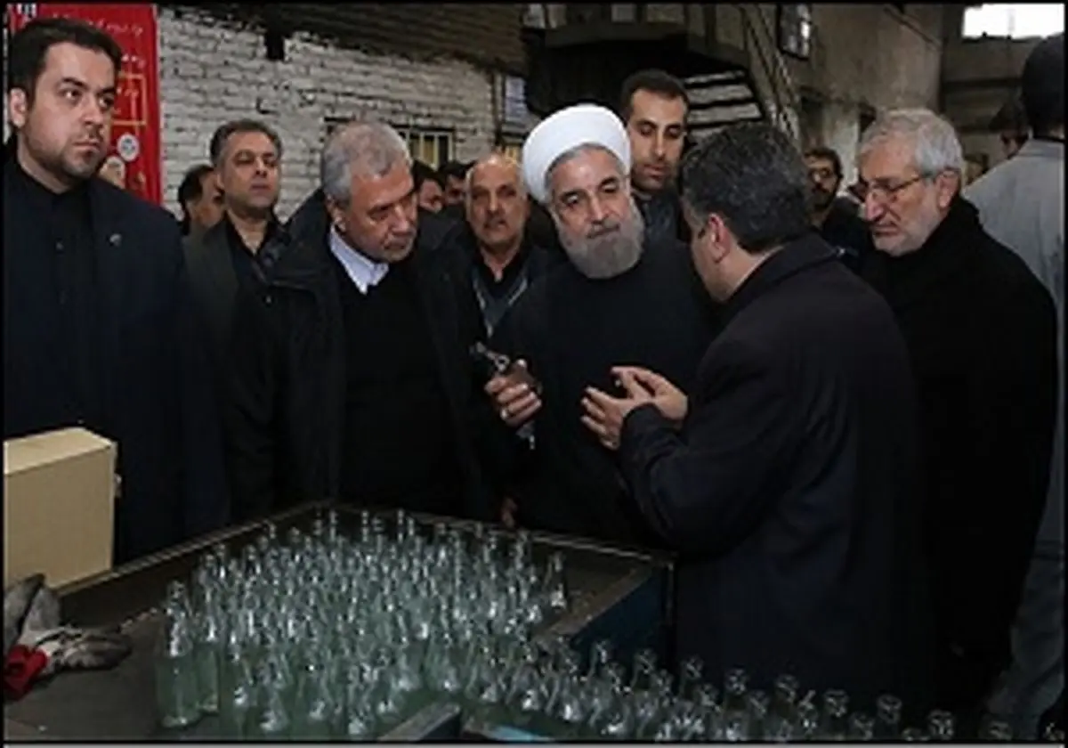 بازدید روحانی از کارخانه شیشهساز مینا