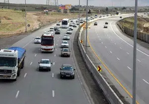 ترافیک عادی و روان در جاده های کشور