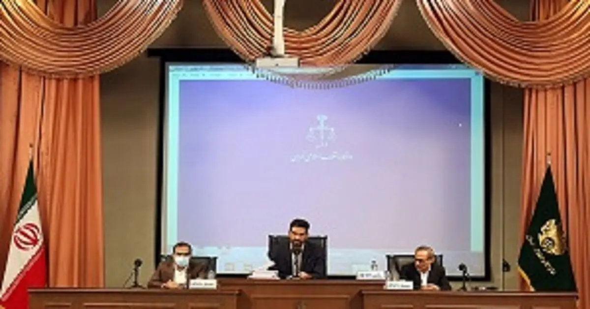 قاضی خطاب به متهم صمیمی: از مطلب کذب گفتن ابایی ندارید/ در شرکت‌های زیادی سرمایه‌گذاری کردید که ناشی از تغییر و فروش ارز است