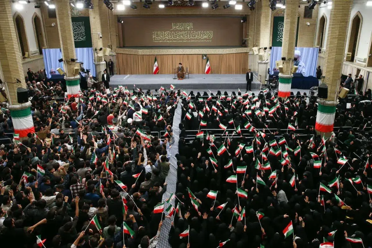 تنها راه‌حل بسیاری از مشکلات کشور از نگاه رهبرانقلاب
