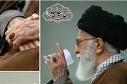 انگشتر اهدایی جوانان انقلابی در دستان رهبری+ عکس