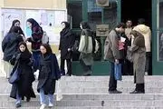 برخورد نامناسب مسئولان یک دانشگاه با دانشجویان/ عکس