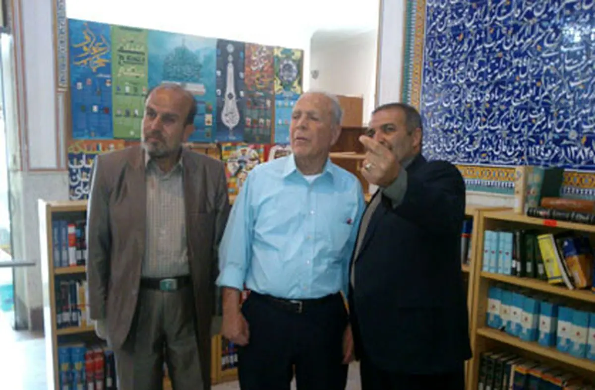 منوچهر آریانپور درگذشت