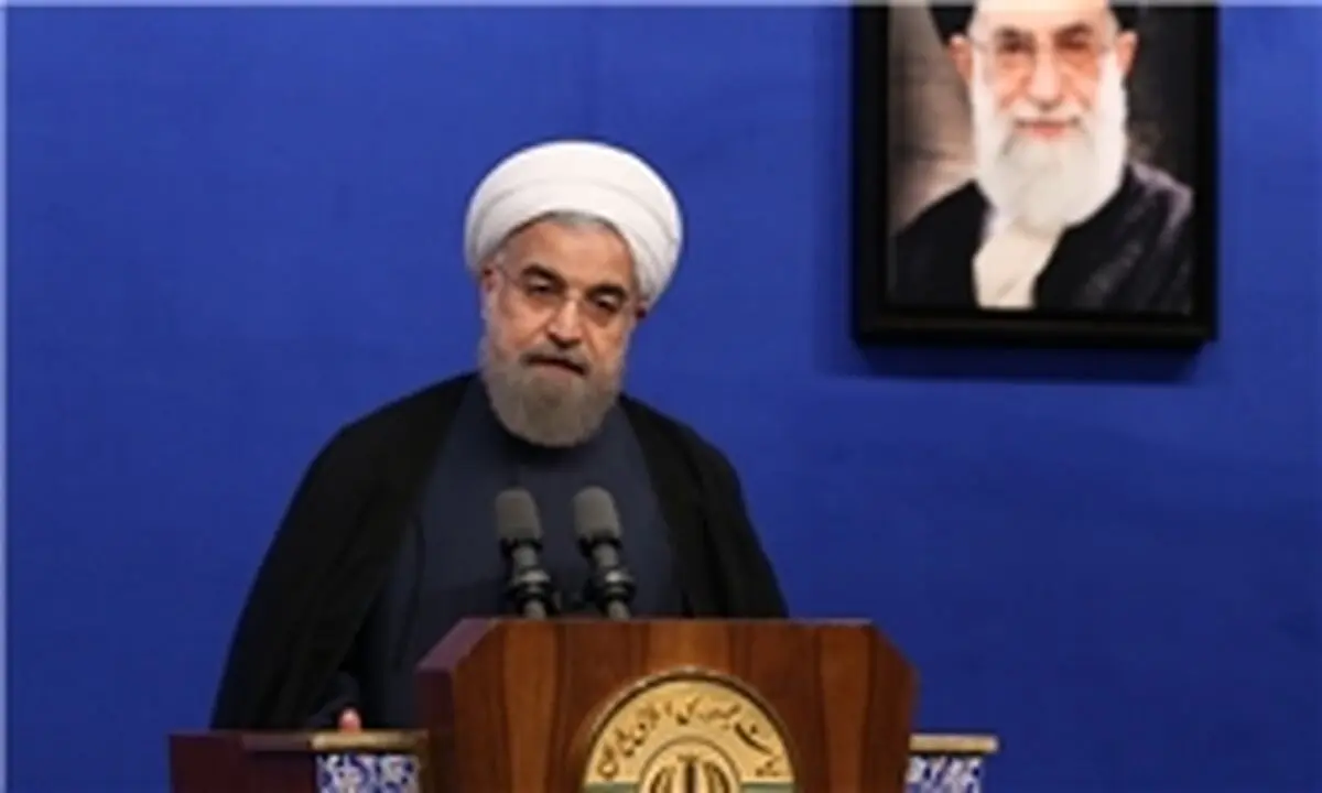 شعارهای اعتراضی مردم سخنان روحانی را قطع کرد