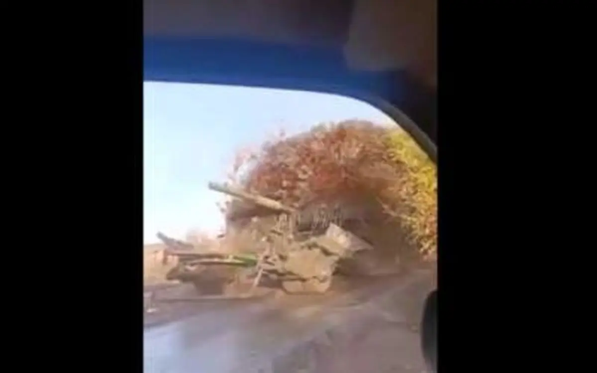 نحوه استتار یکی از تانک‌های روسیه/فیلم