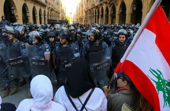 معترضان بیروتی وزیر کابینه لبنان و هیئت اقتصادی عراق را محاصره کردند