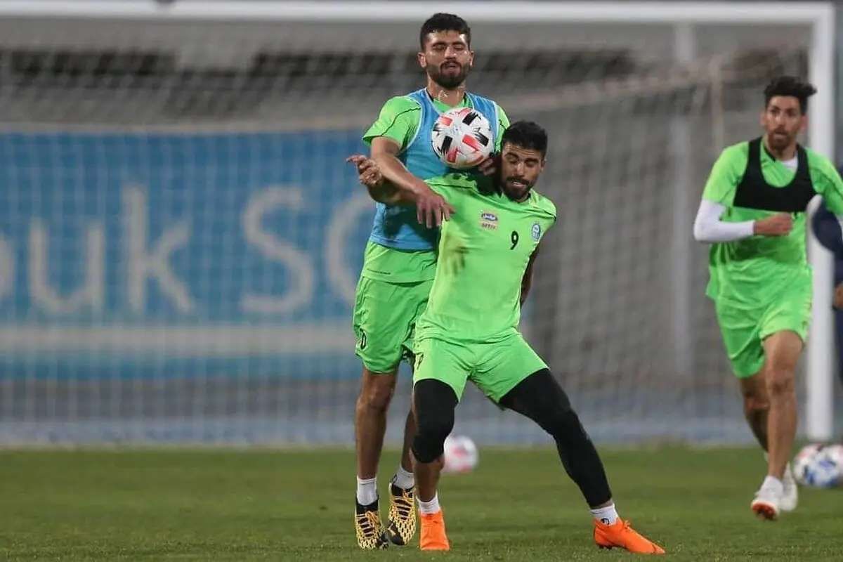 کار سخت مدافع استقلال در بازی با الاهلی