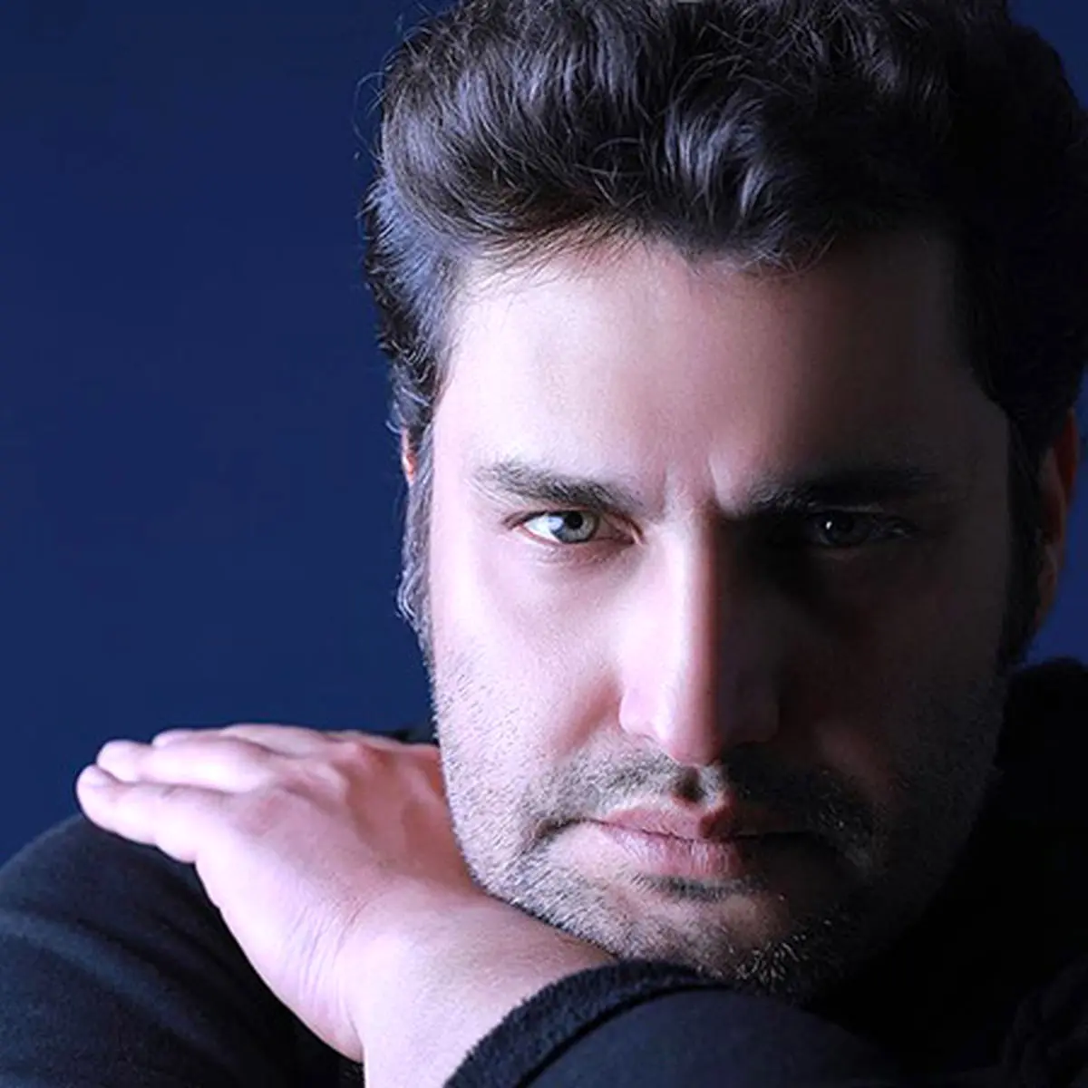 بازیگر محجوب در سفر/ عکس