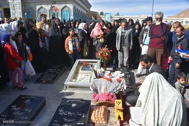 سفره عقد بر سر مزار شهید همت