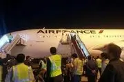 مهماندار فرانسوی در زمان ورود هواپیمای ایرفرانس به ایران درباره حجاب چه گفت/فیلم